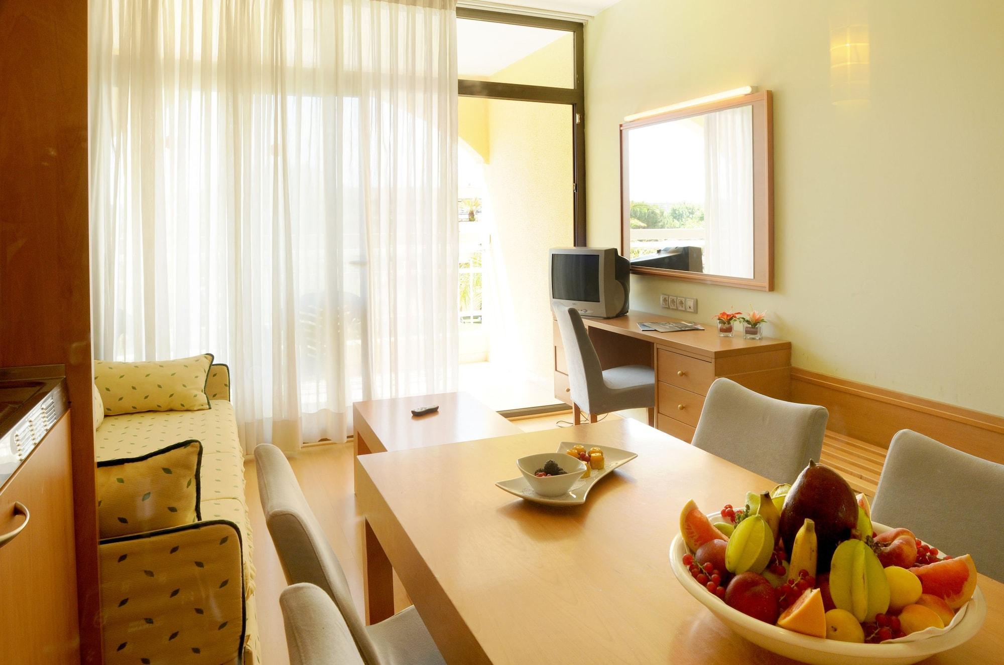 Evenia Olympic Suites Lloret de Mar Exterior foto